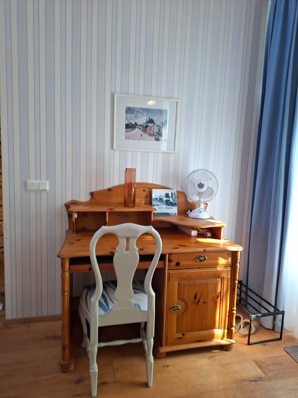 Writing desk