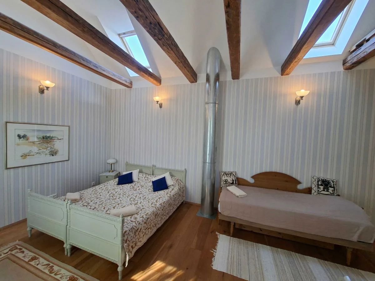 Upper floor